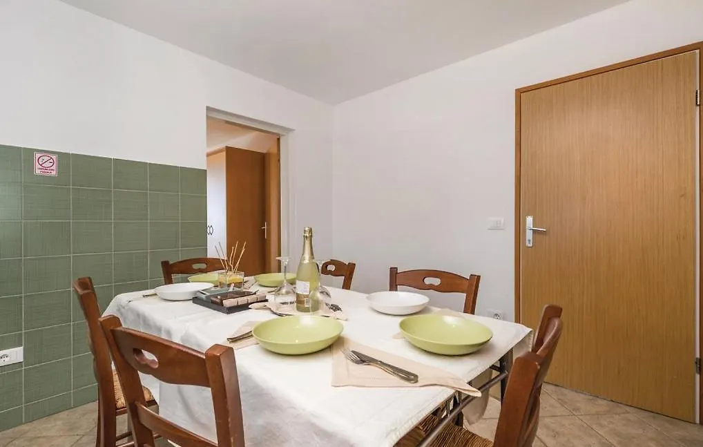Apartments Franelli Brseč